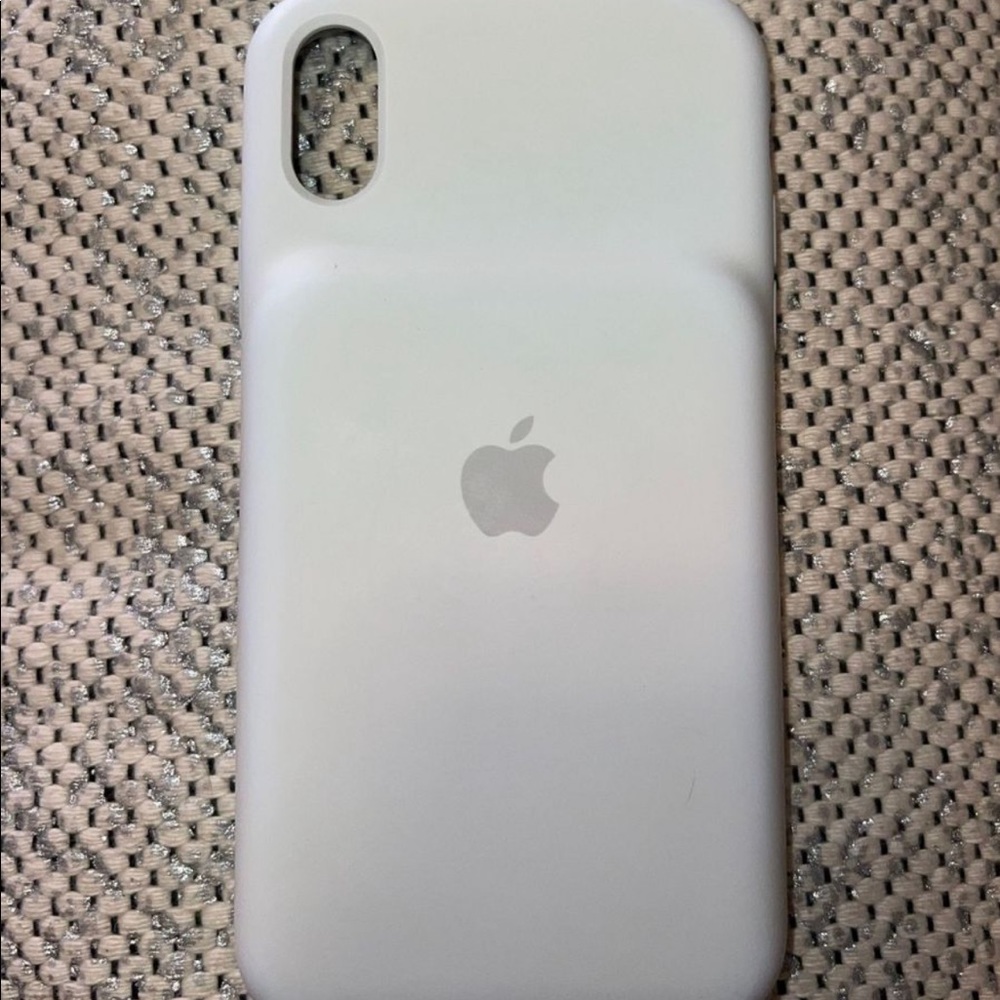 Apple iPhone XR Charging Case